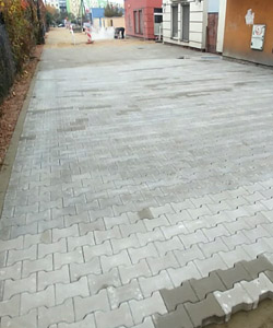 Żyrardów, ulica Jana PAwła II, kostka brukowa